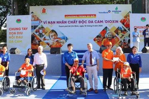 Nhiều hoạt động chung tay xoa dịu nỗi đau da cam
