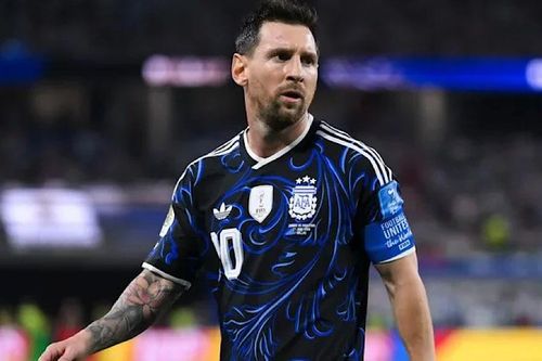 Vì sao Argentina xin FIFA được mặc trang phục phụ để đá bán kết với Anh?