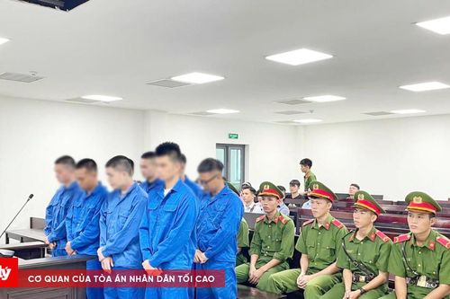 Vết trượt dài nơi viễn xứ