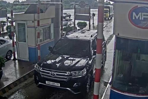 Chủ xe Land Cruiser phản bác nghi vấn gắn biển giả xe Lexus để xài chùa phí ETC