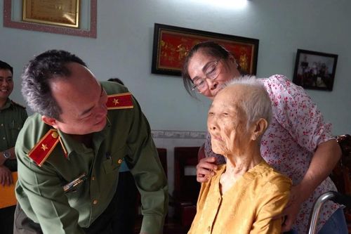 Trọn vẹn nghĩa tình với gia đình thương binh, liệt sĩ