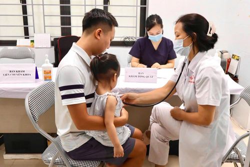 Khám sức khỏe định kỳ miễn phí cho trẻ dưới 6 tuổi