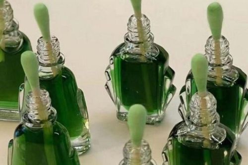 Cắm bông tăm vào lọ dầu gió: Lợi ích tuyệt vời tiết kiệm khoản lớn mỗi năm