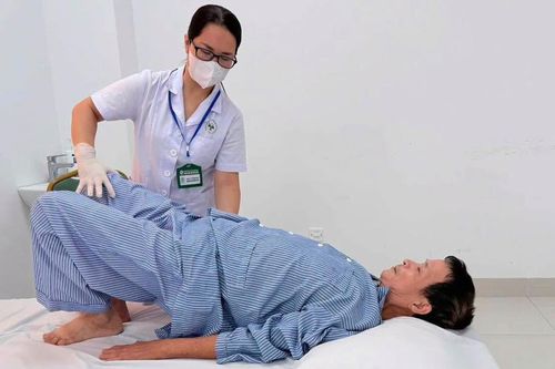 Tiếc vài quả xoài, người đàn ông 62 tuổi suýt liệt vĩnh viễn