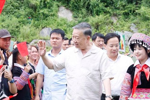 Tiếp tục thực hiện tốt chủ trương xây dựng phong trào toàn dân bảo vệ an ninh Tổ quốc
