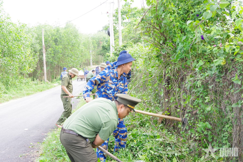 Học viện Hải quân sôi nổi tham gia hoạt động tình nguyện hè