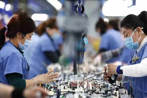Kinh tế Trung Quốc tiệm cận mục tiêu tăng trưởng nửa đầu năm 2026
