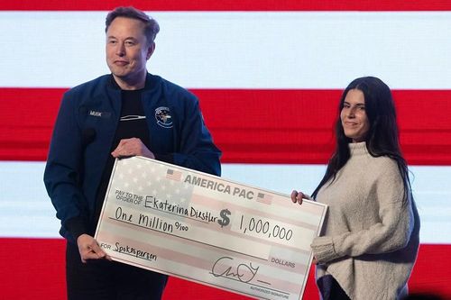 Elon Musk bị cáo buộc chi 1 triệu USD để 'mua phiếu'