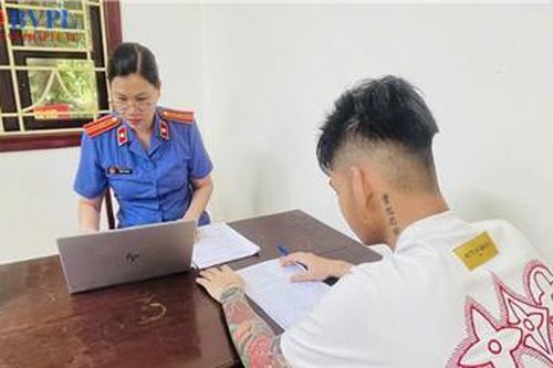Viện kiểm sát chủ động vận động, tiếp nhận người phạm tội ra đầu thú