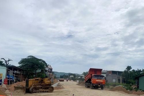 Thúc đẩy thi công nhiều công trình đường dẫn vào cầu