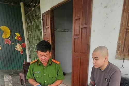 Công an Lâm Đồng vận động thành công đối tượng truy nã ra đầu thú