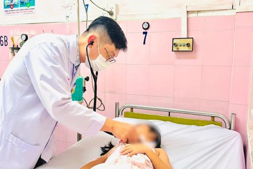 Nghệ An: Điều tra vụ 6 trẻ nhập viện nghi ngộ độc thực phẩm
