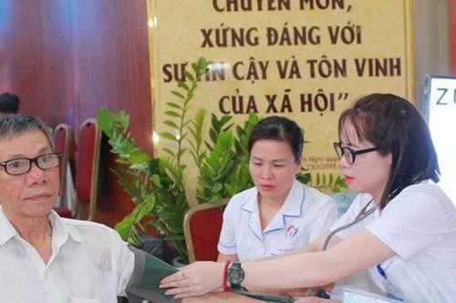 Hơn 13.000 người dân tại 4 phường của Hà Nội được khám sức khỏe miễn phí
