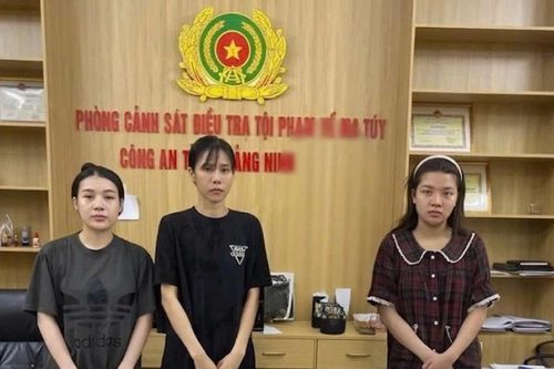 'Nữ quái' cầm đầu đường dây mua bán tinh dầu 'Pod chill' sa lưới