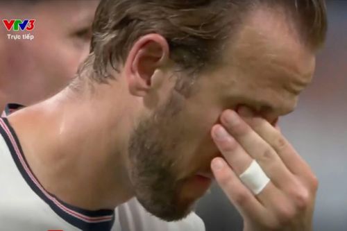 Harry Kane nén khóc khi Anh gục ngã trước Argentina