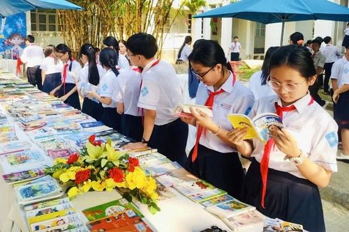 TP. Huế miễn phí sách giáo khoa cho học sinh từ năm học 2026 - 2027
