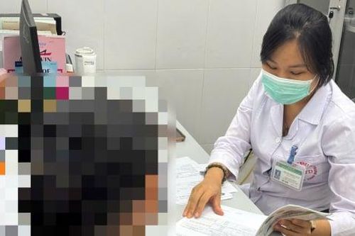 Mắc bệnh da hiếm gặp suốt 6 năm, người phụ nữ khổ sở vì da chảy dịch