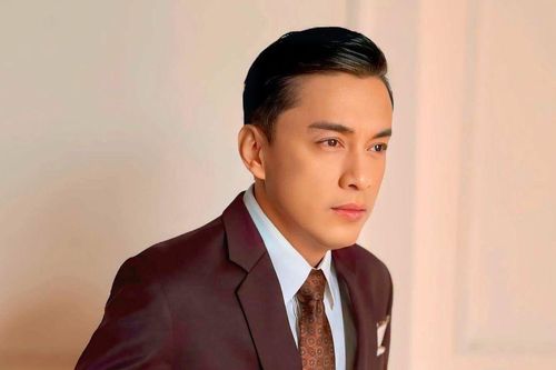 Lam Trường khoe vẻ bảnh bao ở tuổi 52