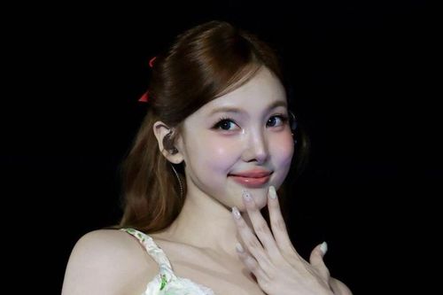 Nayeon (TWICE) bất ngờ đăng lời tạm biệt, người hâm mộ lo lắng
