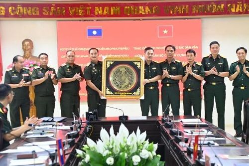 Đoàn cán bộ Cục Xây dựng cơ sở Quân đội nhân dân Lào thăm, trao đổi kinh nghiệm công tác dân vận tại Bắc Ninh