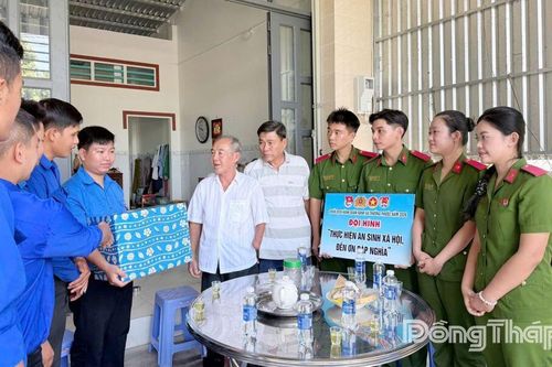 Xây dựng hình ảnh đẹp về người chiến sĩ trẻ