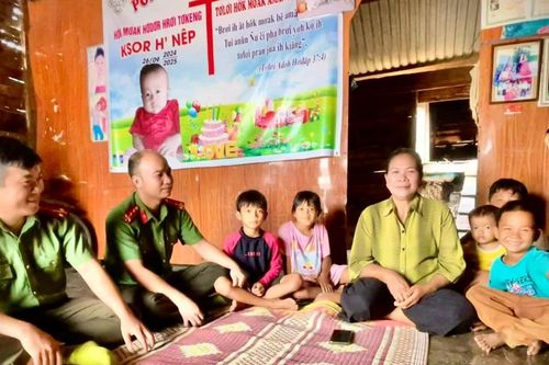Công an xã Chư A Thai: Gần dân bằng những việc làm thiết thực