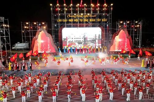 Đặc sắc Chương trình nghệ thuật 'Lào Cai - Nơi hội tụ sắc màu Tây Bắc': Lan tỏa bản sắc, kết nối cơ hội đầu tư