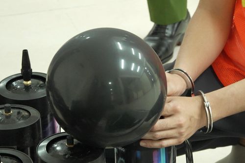 Đề xuất cấm kinh doanh bóng cười