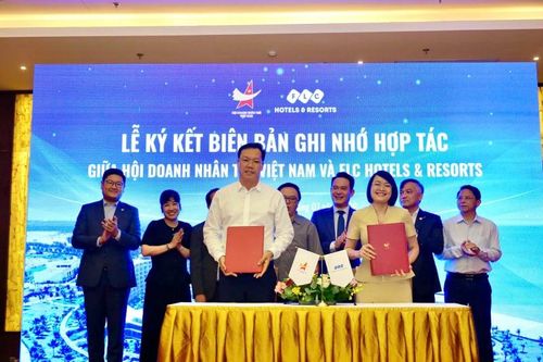 Ký kết hợp tác chiến lược giữa Hội Doanh nhân trẻ Việt Nam và FLC Hotels & Resorts