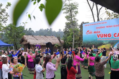 Mở không gian mới cho Làng Văn hóa - Du lịch