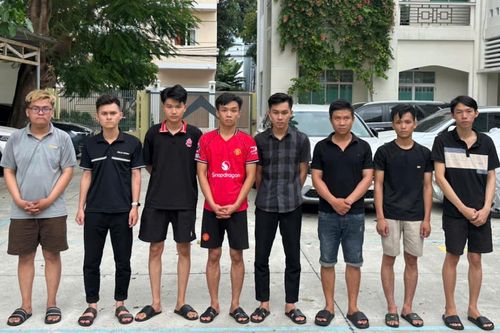 Bắt tạm giam 8 đối tượng có hành vi đánh bạc