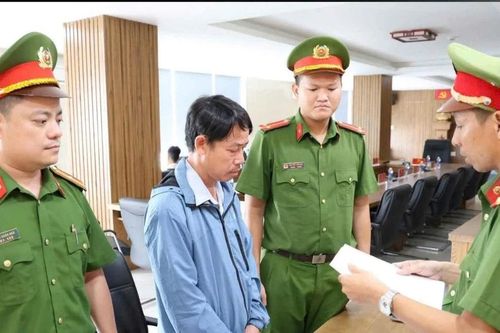 Đà Nẵng: Bắt tạm giam nguyên chuyên viên Phòng Giáo dục và đào tạo Nam Trà My