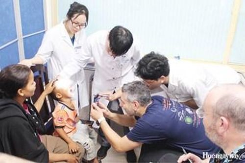 Hai 'đầu tàu' của y tế Huế