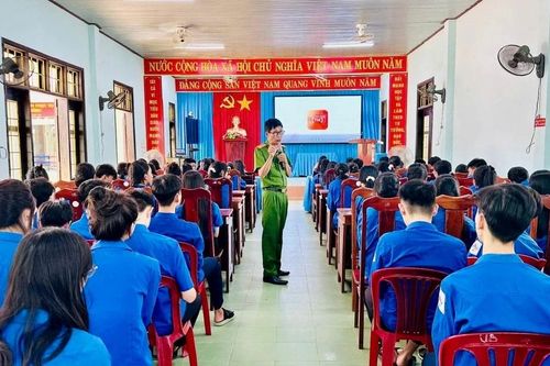 Bài cuối: Gần dân để giữ bình yên