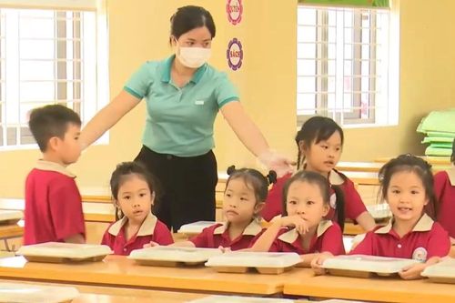 Hà Nội nâng mức hỗ trợ bữa ăn bán trú lên 40.000 đồng