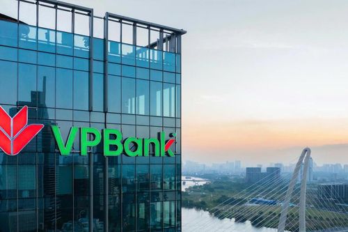 Tổng tài sản vượt 1,5 triệu tỷ đồng, VPBank (VPB) báo lãi bán niên tăng 68%