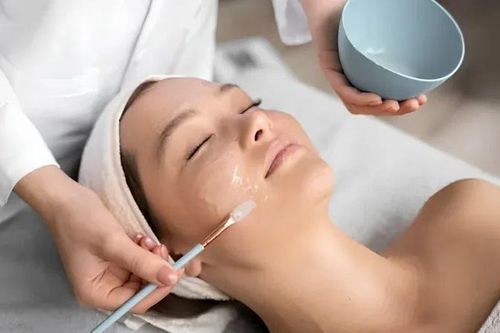 Peel da đẹp nhưng đừng chủ quan: 6 sai lầm khiến da lâu hồi phục, thâm nám còn nặng hơn