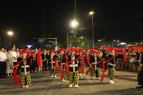 Lào Cai: Khai trương Phố đi bộ phường Yên Bái