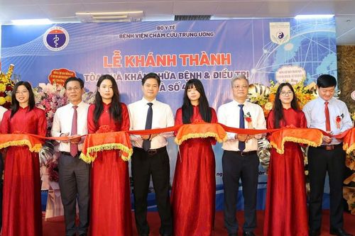 Thứ trưởng Thường trực Bộ Y tế: Công trình mới phải mang lại chất lượng điều trị tốt hơn cho người bệnh