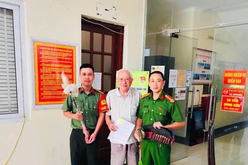 Tiếp nhận gần 100 viên đạn từ người dân giao nộp