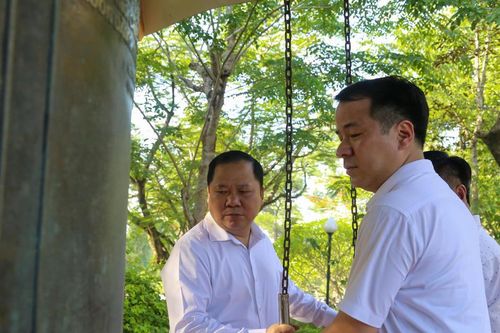 Đoàn công tác của Đảng ủy MTTQ, các đoàn thể Trung ương tri ân liệt sĩ tại Quảng Trị
