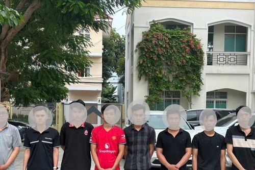 Đột kích quán cà phê, bắt nhóm cá cược World Cup