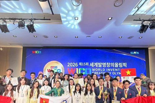 Vỏ sầu riêng, AI giúp học sinh phố núi 'ẵm' 2 huy chương Vàng tại sân chơi quốc tế