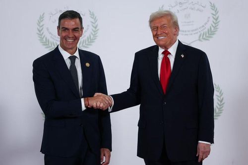 Thủ tướng Tây Ban Nha dự chung kết World Cup cùng ông Donald Trump