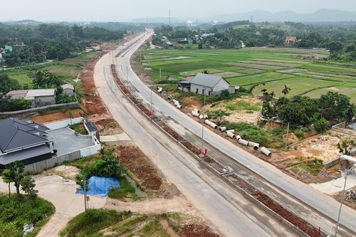 Đẩy nhanh tiến độ thi công tuyến đường kết nối Khu Liên hợp thể thao tỉnh Thái Nguyên