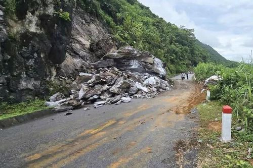 Công bố tình huống khẩn cấp thiên tai, khắc phục hư hỏng đường Hồ Chí Minh qua Tuyên Quang