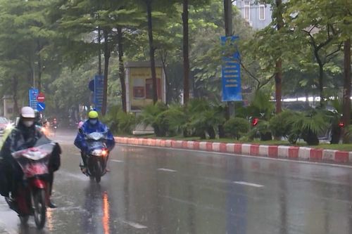 Thời tiết 18/7: Hà Nội mưa rải rác, trời oi bức