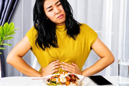 7 thói quen ăn uống mùa hè làm tăng gánh nặng cho hệ tiêu hóa, nhiều người vẫn mắc
