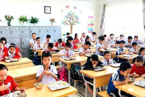 Bảo đảm an toàn thực phẩm học đường: Không chỉ dừng ở kiểm tra