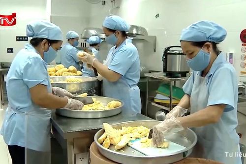 Hà Nội siết chặt quản lý an toàn thực phẩm tại trường tổ chức bán trú hè